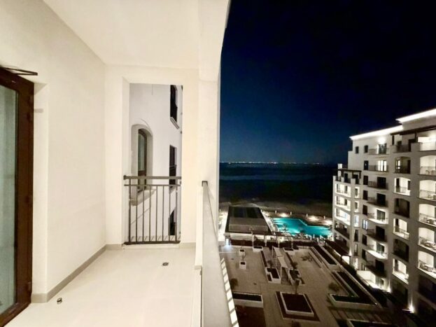 Elegant 1-Bedroom Apartment for Rent in Yas Golf Collection, Yas Island