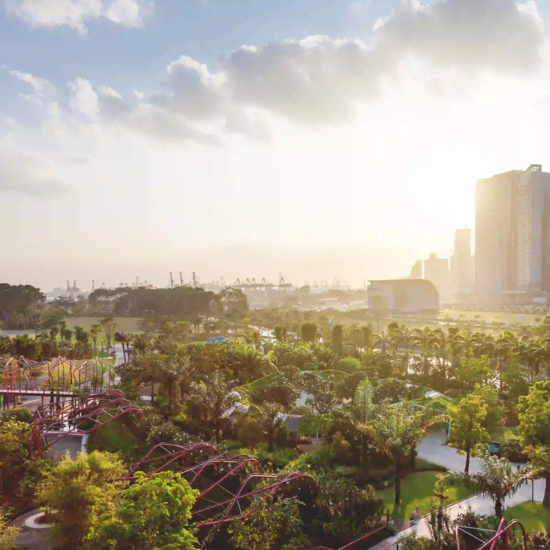 editorial-panorama-sunset-view-of-skyscrapers-fr-2024-09-16-16-48-06-utc